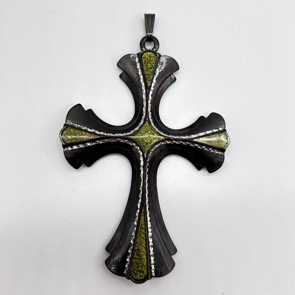 Sarah Coventry Cross Pendant Green Silver Tone Limited Edition Jewelry Vintage